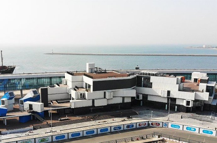 Qingdao International Cruise Port District Cruise Terminal Passenger Transportation Center west of the "TEU Container Tribe" project net red leisure and entertainment new landmark!